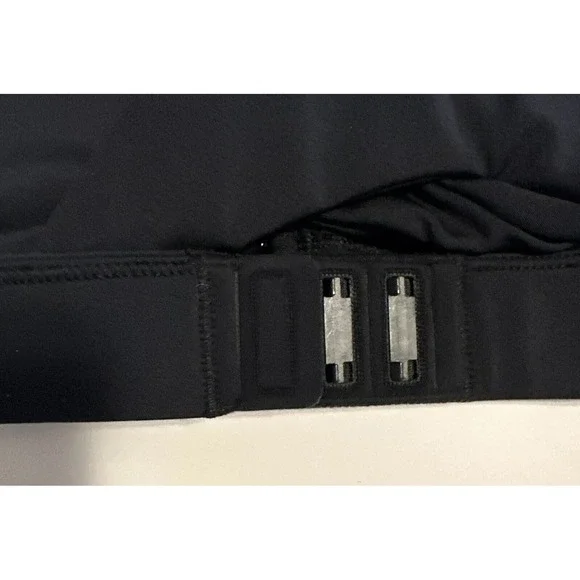 Elehold Sports Bra Black With Black Band, Adjustable Straps‎ Size Medium - Picture 2 of 4